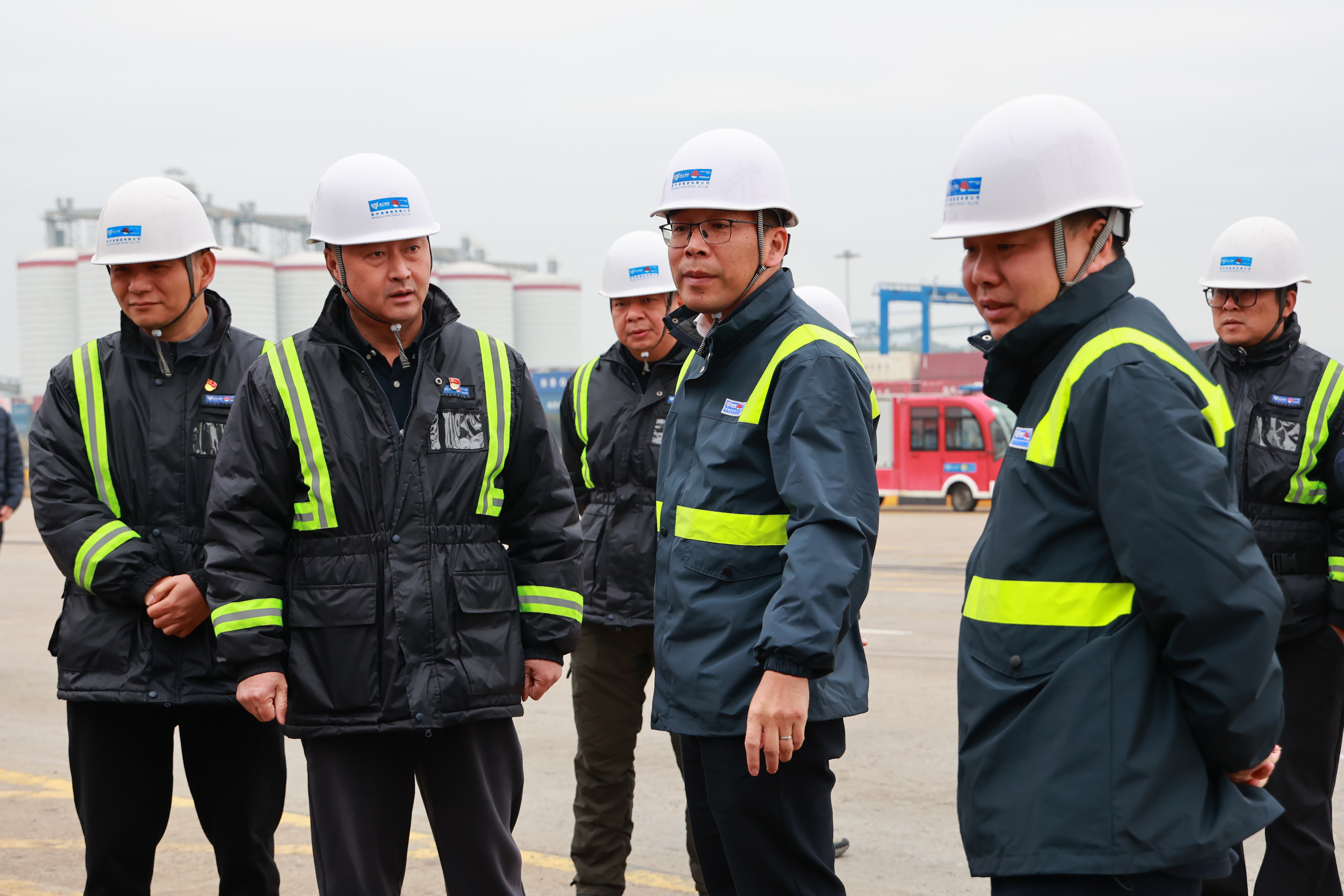 温州港集团党委书记、董事长朱瑞一行赴金洋公司开展节后安全检查