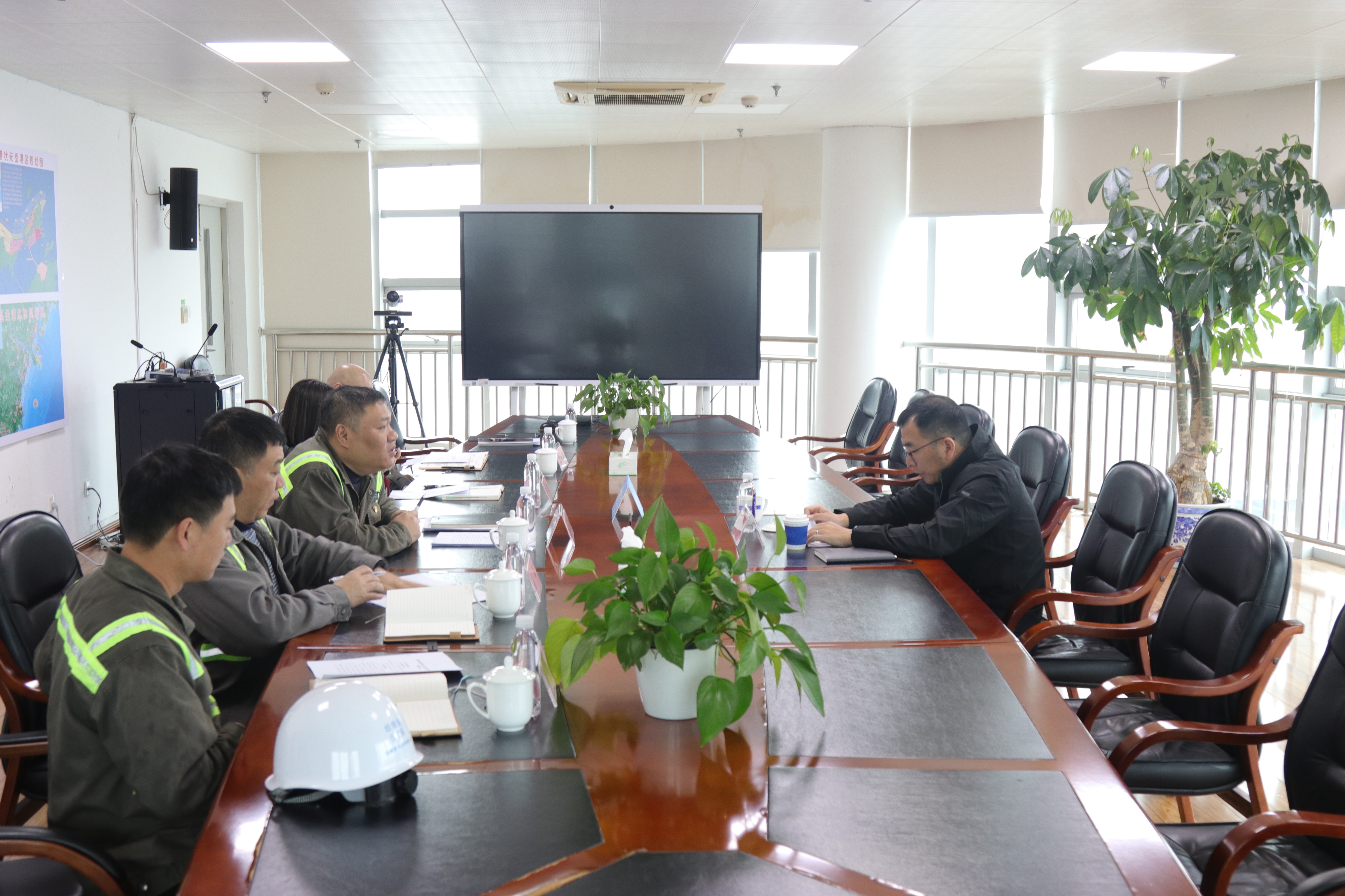 温州港集团党委书记、董事长朱瑞赴状元岙公司调研指导工作