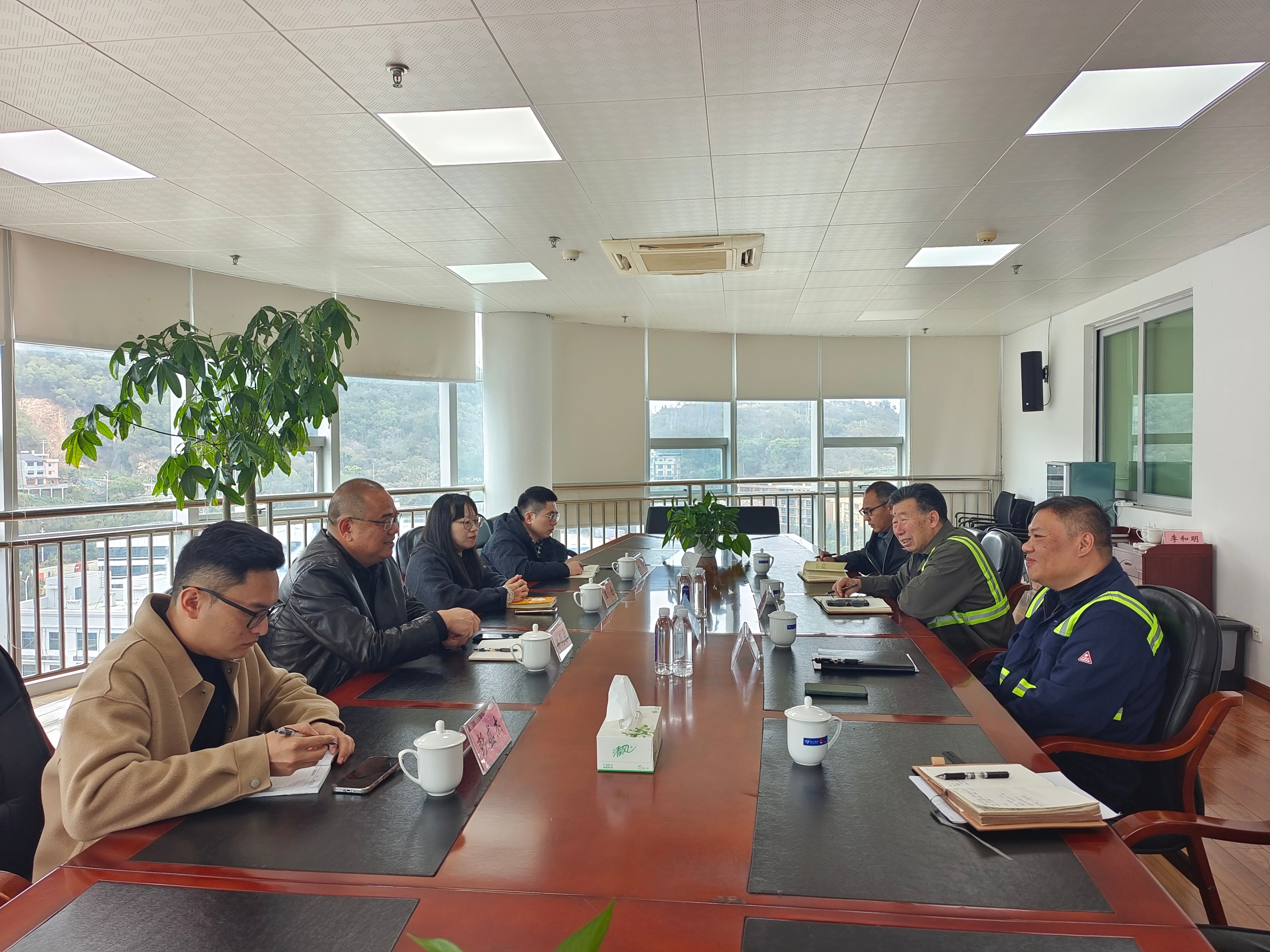 洞头区人社局一行赴状元岙公司调研港口用工与技能人才培育工作